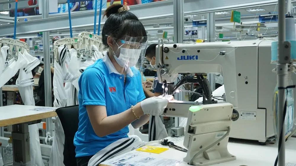 Từ ngày 1/4/2022: Người lao động được phép làm thêm tối đa 60 giờ mỗi tháng