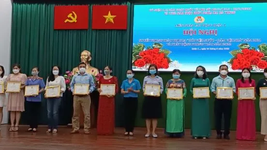 Quận 1 khen thưởng tập thể, cá nhân Giỏi việc nước - Đảm việc nhà