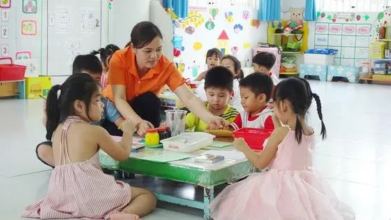 Tin nóng trưa 24/3: TPHCM cho F1 được đi học, đi làm kèm điều kiện