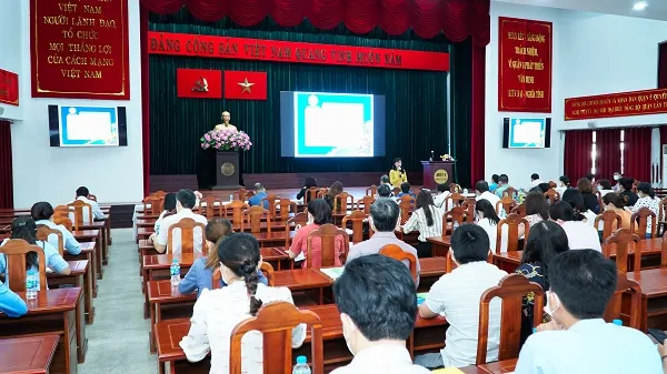 Quận 5: Nâng cao kiến thức pháp luật cho cán bộ công đoàn