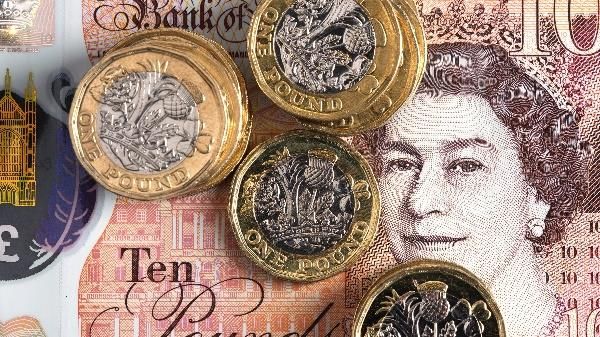 Tỷ giá ngoại tệ hôm nay 1/4/2022: Giá bảng Anh tăng, euro giảm