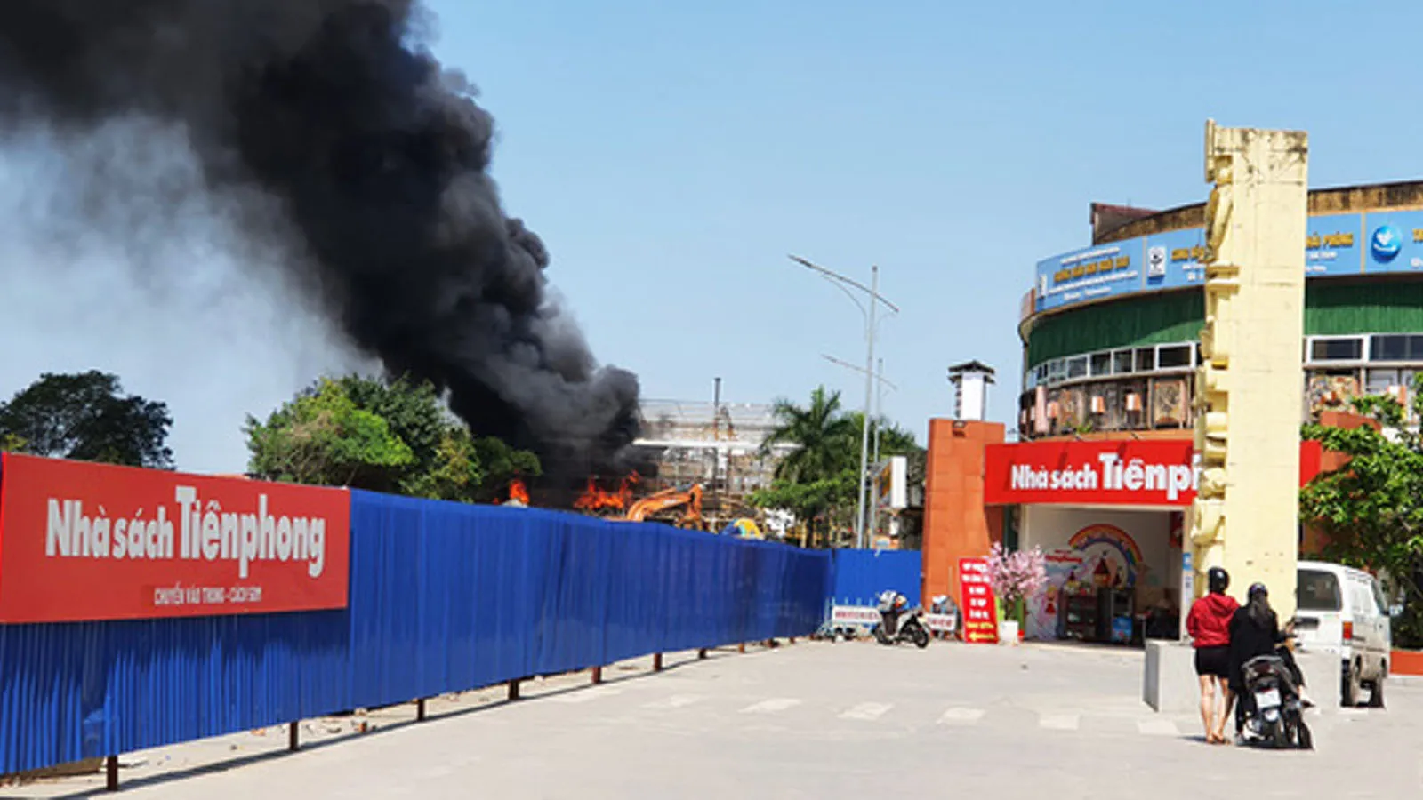 Tin nhanh chiều 3/4: Cháy lớn tại công trường xây dựng công viên gần Cung thiếu nhi Hải Phòng