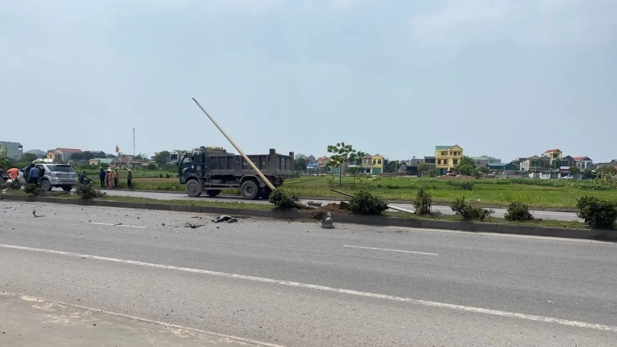 Bị tai nạn ô tô, vợ chồng nguyên bí thư Tỉnh ủy Ninh Bình qua đời