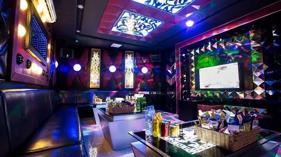 Tin nóng sáng 7/4 - Hà Nội: Từ 0h ngày 8/4 quán karaoke, massage, bar được hoạt động trở lại