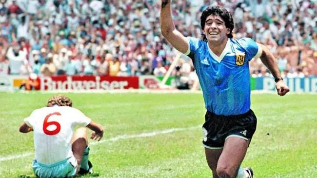 Bóng đá thế giới 7/4: Bán đấu giá áo đấu lịch sử của Maradona