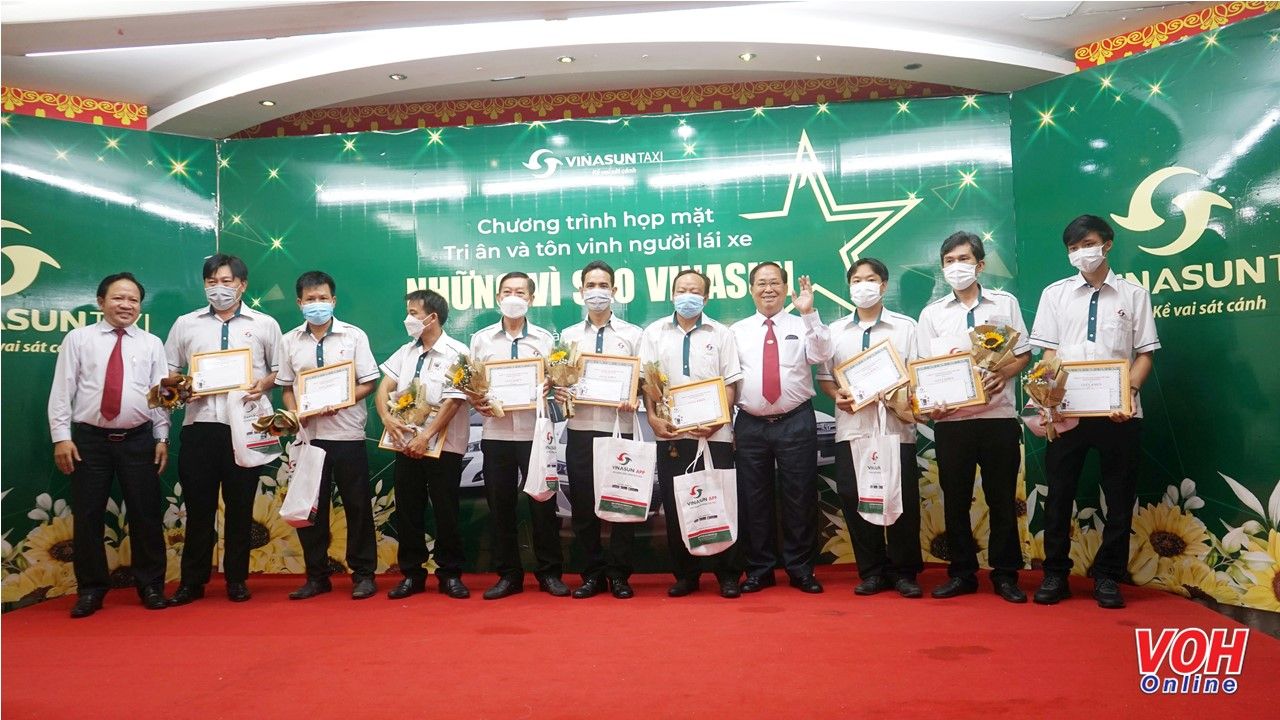 Hãng taxi tăng mức phân chia phần vượt doanh thu