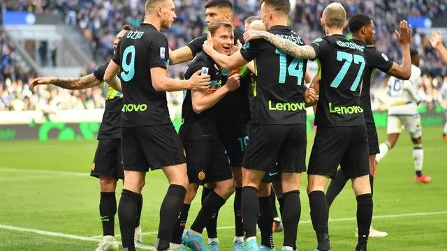 Bóng đá Ý 10/4: Inter tiếp tục bám đuổi Milan