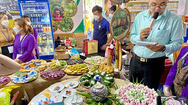 Lễ hội bánh dân gian Nam Bộ: Không chỉ là mang tính thương mại