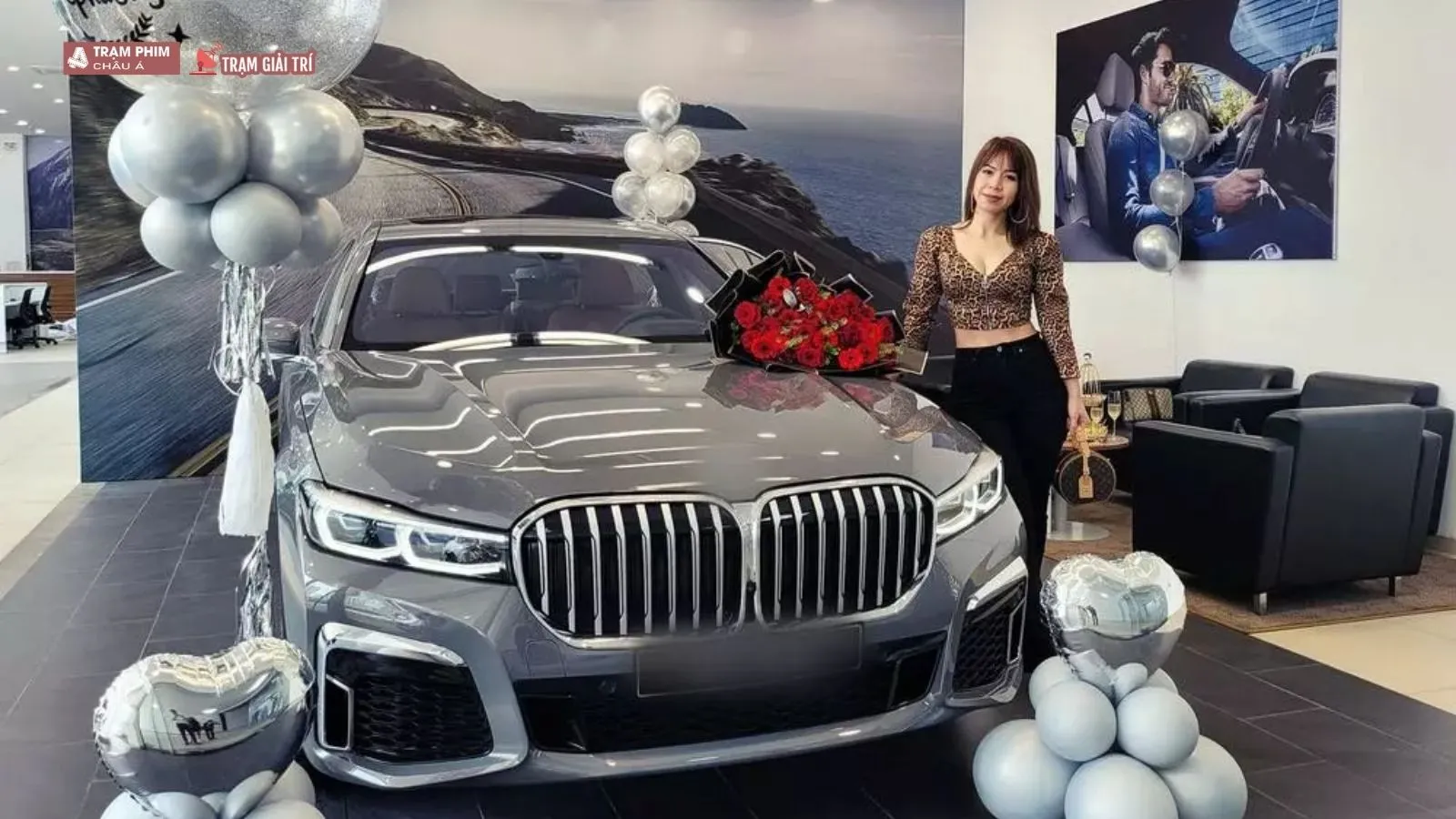 Nam diễn viên Mạnh Trường bất ngờ tặng xế hộp tiền tỷ cho vợ yêu