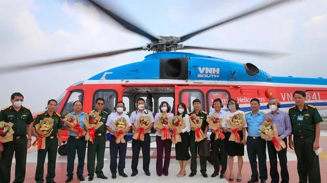 Tin nóng trưa 13/4: Tour du lịch ngắm TP Hồ Chí Minh bằng trực thăng