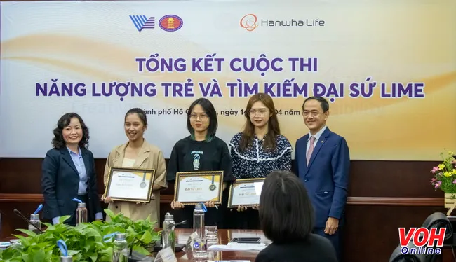Lễ công bố ba đại sứ xuất sắc từ cuộc thi viết “Năng lượng trẻ - Tìm kiếm Đại sứ LIME”