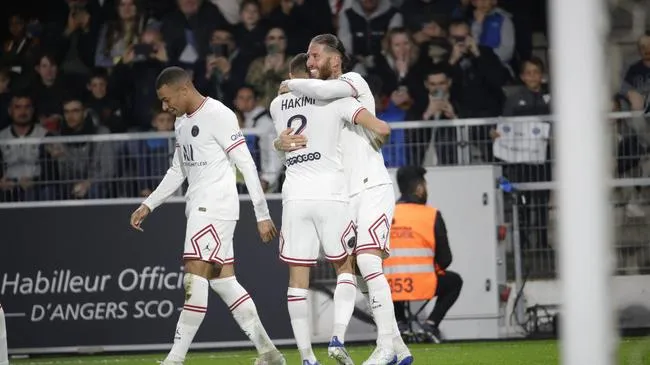 Ligue 1 ngày 21/4: PSG chạm tay vào chức vô địch