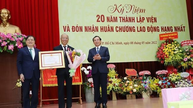Viện nghiên cứu phát triển Phương Đông đón nhận huân chương cao quý của Nhà nước