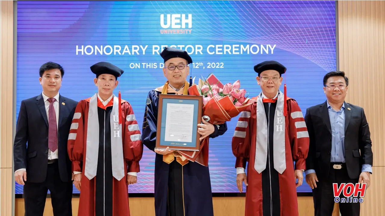 Công bố Hiệu trưởng danh dự Trường Công nghệ undefined Thiết kế UEH