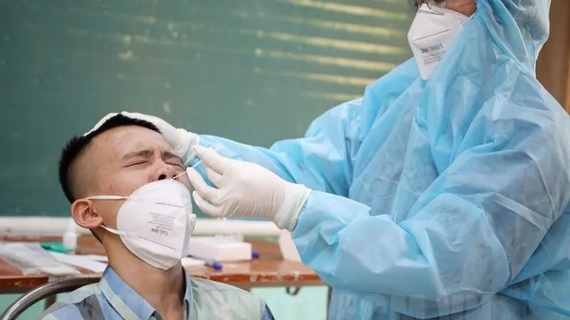 Sáng 12/5: Việt Nam đang điều trị, giám sát hơn 1,3 triệu trường hợp Covid-19