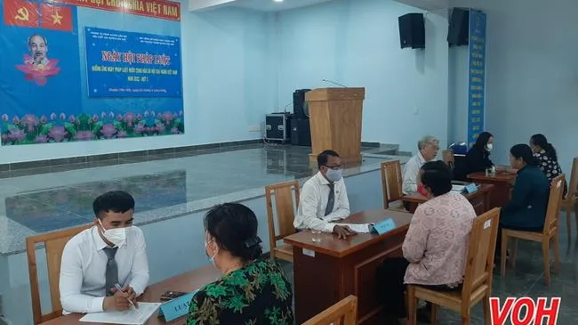 Đưa pháp luật đến với người dân xã Tam Thôn Hiệp huyện Cần Giờ