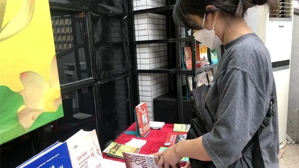 500 tài liệu, sách, báo về Bác Hồ được trưng bày tại Thư viện Hà Nội