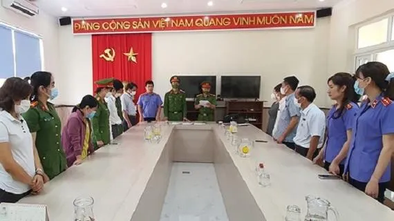 Bắt tạm giam giám đốc CDC Đắk Lắk và thuộc cấp vì liên quan vụ Việt Á