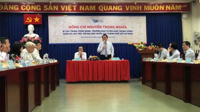 Trưởng ban Tuyên giáo Trung ương Nguyễn Trọng Nghĩa làm việc với Đại học Quốc gia TPHCM