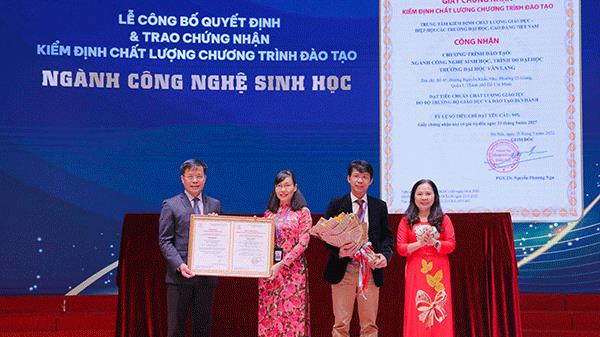 Trường Đại học Văn Lang có thêm 7 chương trình đạt kiểm định chất lượng