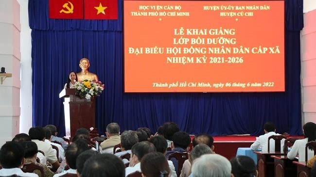 Khai giảng lớp bồi dưỡng đại biểu HĐND cấp xã