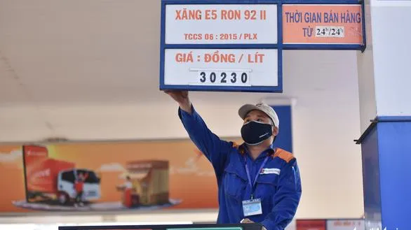 Bản tin tài chính 6/6/2022: Doanh nghiệp vận tải “lao đao” vì giá xăng