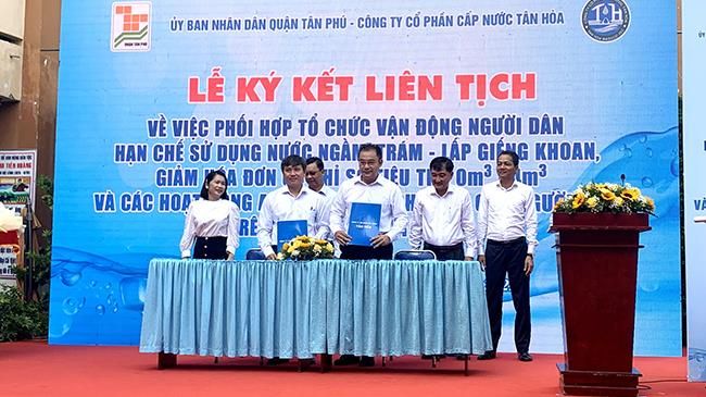 Quận Tân Phú triển khai trám lấp giếng khoan, hạn chế sử dụng nước ngầm