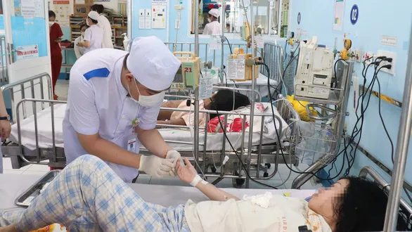 TPHCM: Số ca tay chân miệng giảm, thêm 1 ca tử vong do sốt xuất huyết