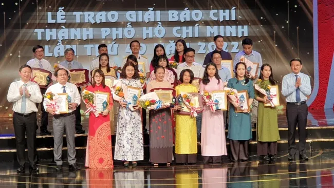 Trao giải báo chí TPHCM năm 2022: VOH đạt 6 giải