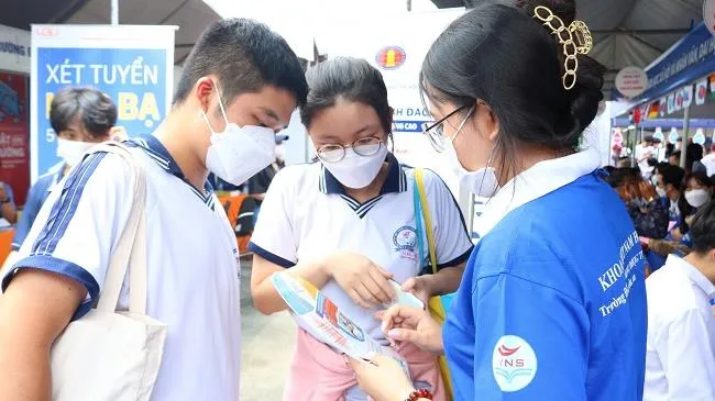 Điểm chuẩn Đại học Khoa học Xã hội và Nhân văn TPHCM