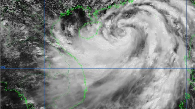 Bão số 1: Dự báo sẽ tăng cấp - Biển động, sóng to
