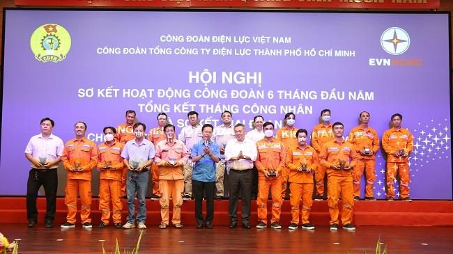 Ngành Điện thành phố sơ kết giai đoạn 1 chương trình 1.000 sáng kiến năm 2022