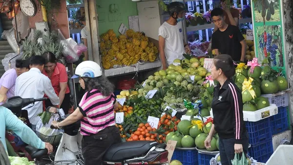 Giá cả thị trường hôm nay 6/7/2022: Rau củ loại tăng, loại giảm giá