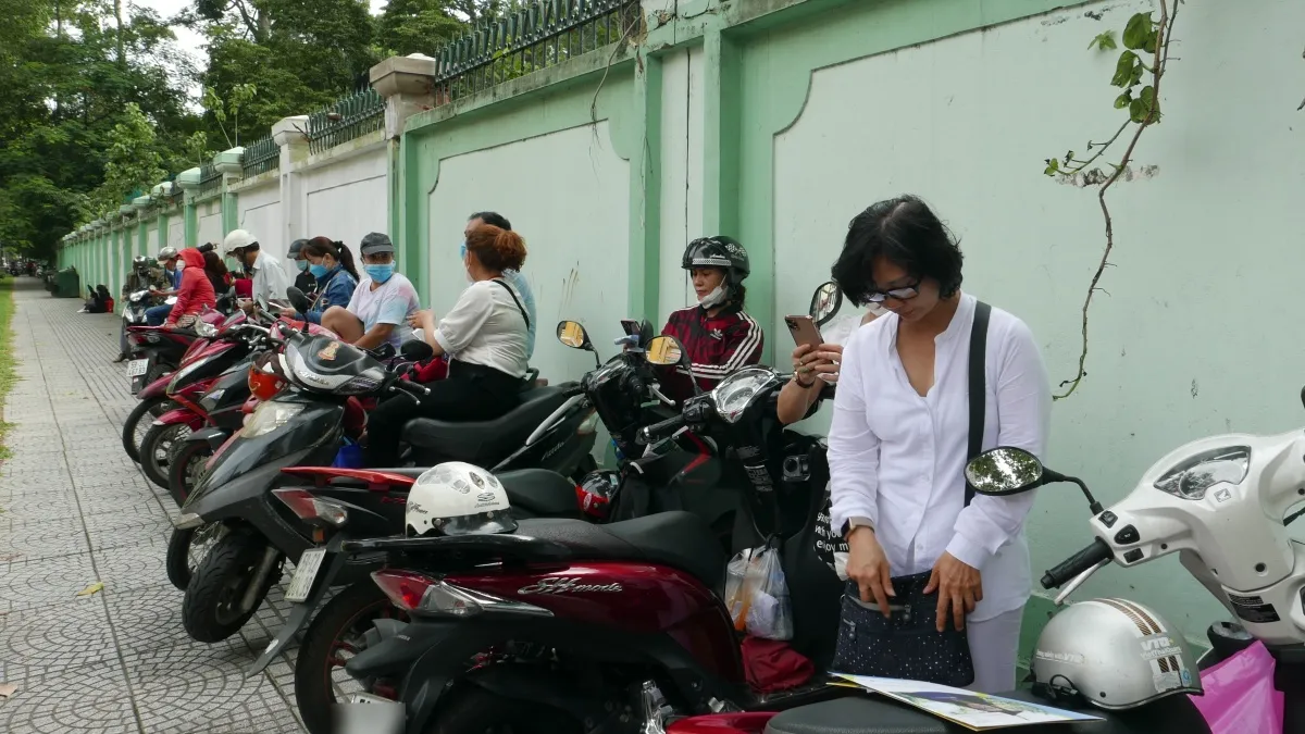 Những hình ảnh nghẹn ngào xúc động trong kỳ thi THPT quốc gia