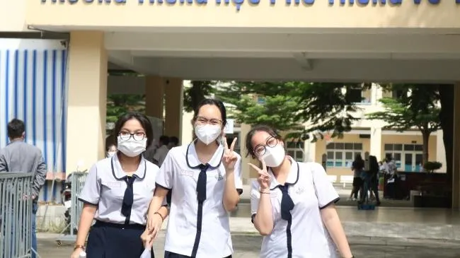 Thi THPT 2022 ngày 7/7: Thí sinh hào hứng với đề thi