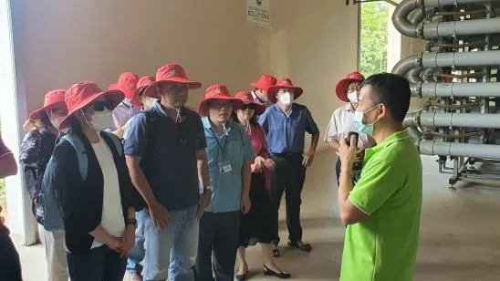 Đoàn bác sĩ Đại học Phạm Ngọc Thạch tham quan thực tế Khu xử lý chất thải Đa Phước