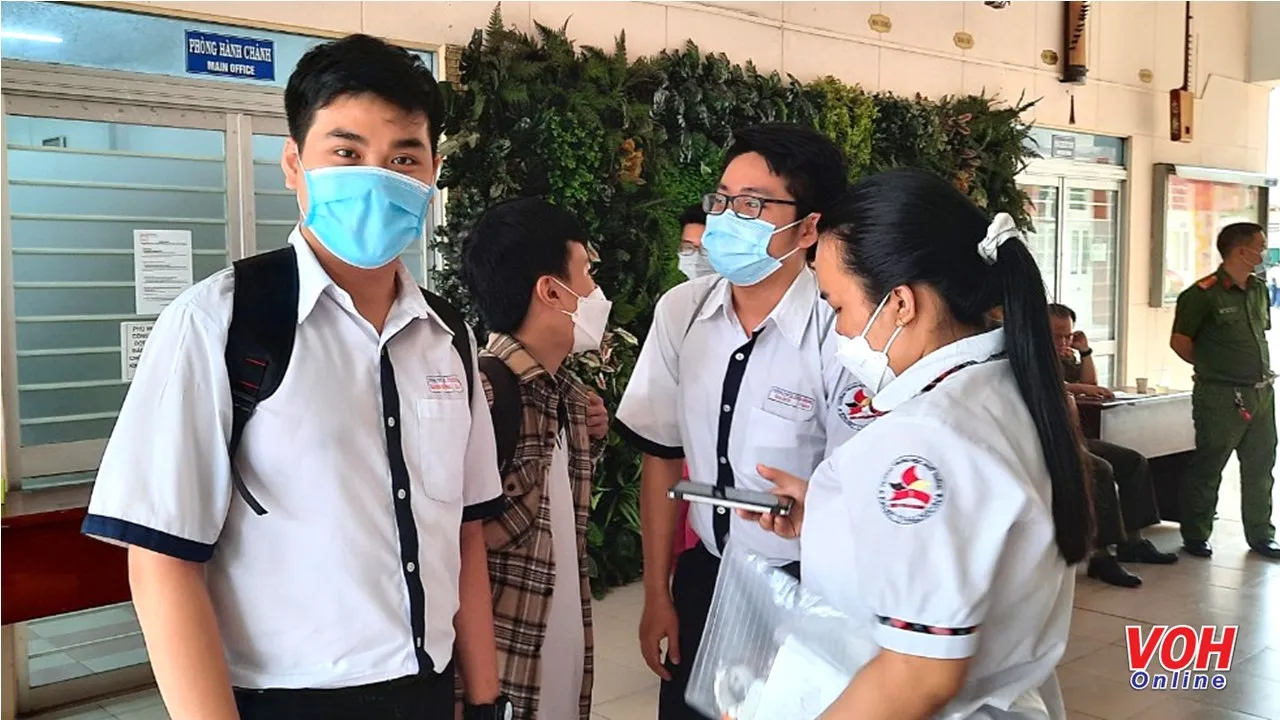 Thi tốt nghiệp THPT: Thí sinh đánh giá độ khó đề Sử trái ngược nhau