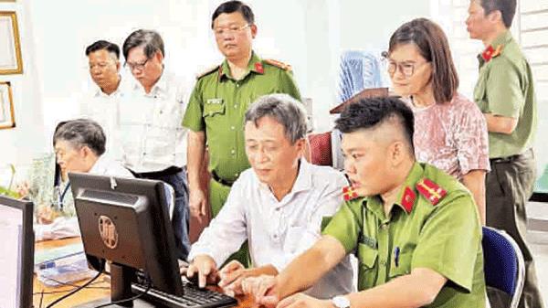 Việc gì lợi cho dân phải hết sức làm