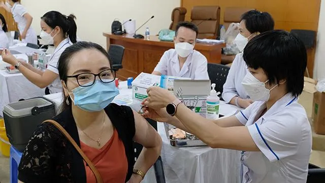 Đa dạng hoá các hình thức tiêm chủng Vaccine Covid-19 cho người dân