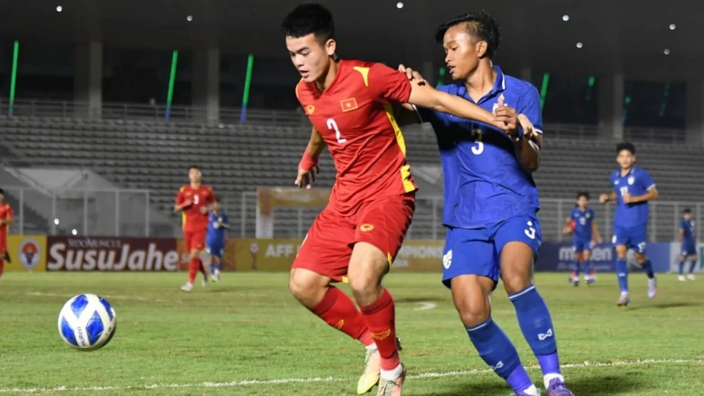 U19 Việt Nam và U19 Thái Lan dắt tay vào bán kết