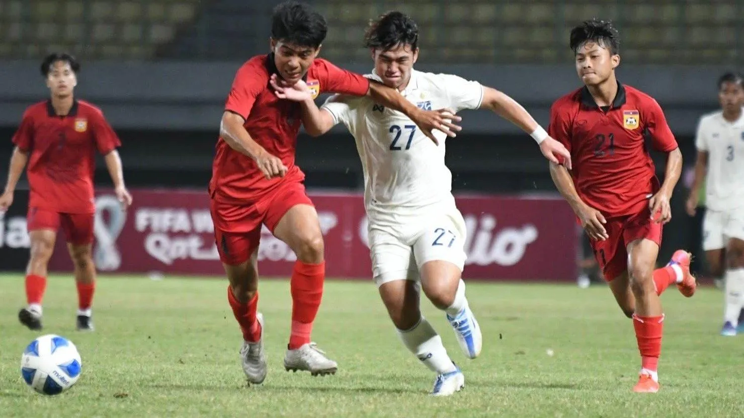U19 Đông Nam Á 2022: Thua Lào, Thái Lan tranh hạng 3 với Việt Nam