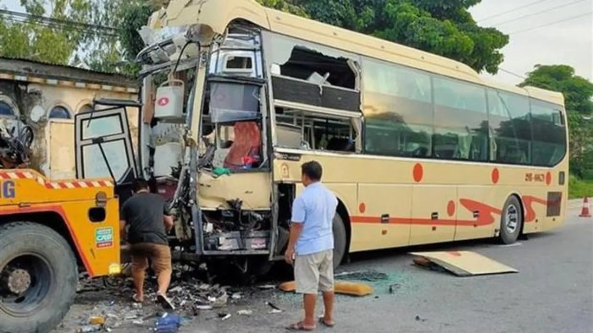 Tin tức tai nạn giao thông hôm nay 19/7/2022: Xe khách tông xe bồn, 20 người thương vong