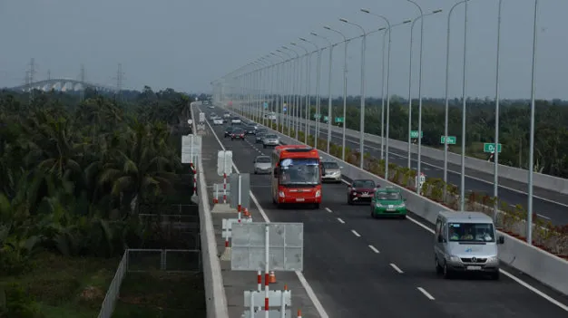 Cần thiết đưa nội dung lái xe trên đường cao tốc vào đào tạo lái xe!