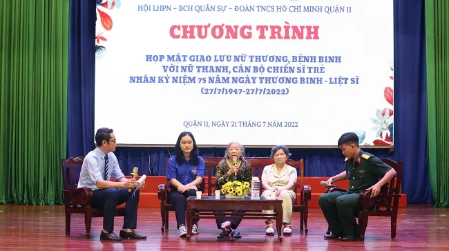 Giao lưu nữ thương binh, bệnh binh với thanh niên và chiến sĩ trẻ