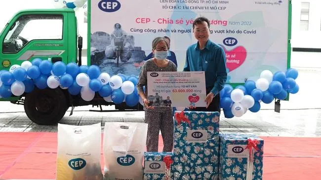 Chuyến xe “CEP chia sẻ yêu thương” đến với người lao động nghèo tại tỉnh Bến Tre và Tiền Giang