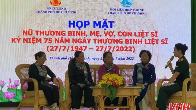 Họp mặt mẹ Việt Nam anh hùng, nữ thương binh tại đền Bến Dược