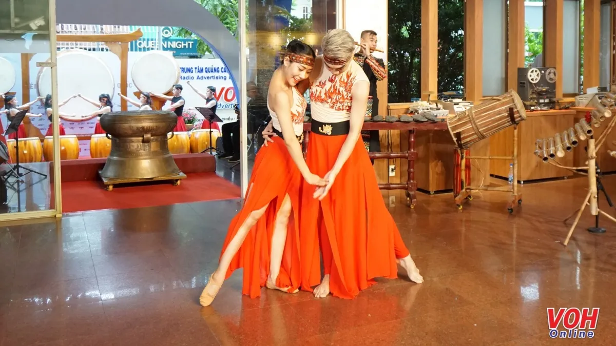 Shapes of sound’ tại lễ khai mạc Triển lãm Thành tựu phát triển kinh tế xã hội TPHCM