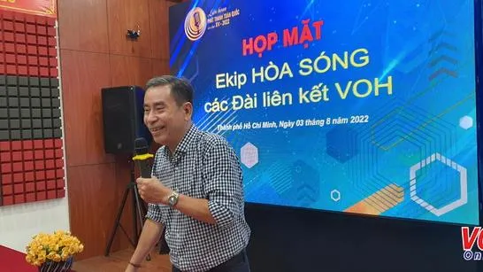 Họp mặt êkíp chương trình Hòa Sóng các đài liên kết VOH