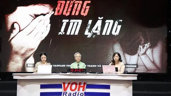 Phát thanh trực tiếp: Chất keo “hút” thính giả đến với báo nói