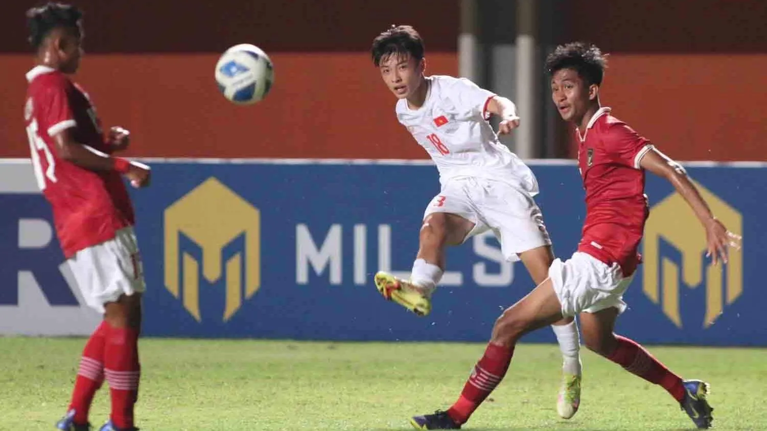 Bóng đá Việt Nam: U16 Việt Nam rời vào thế khó sau trận thua ngược